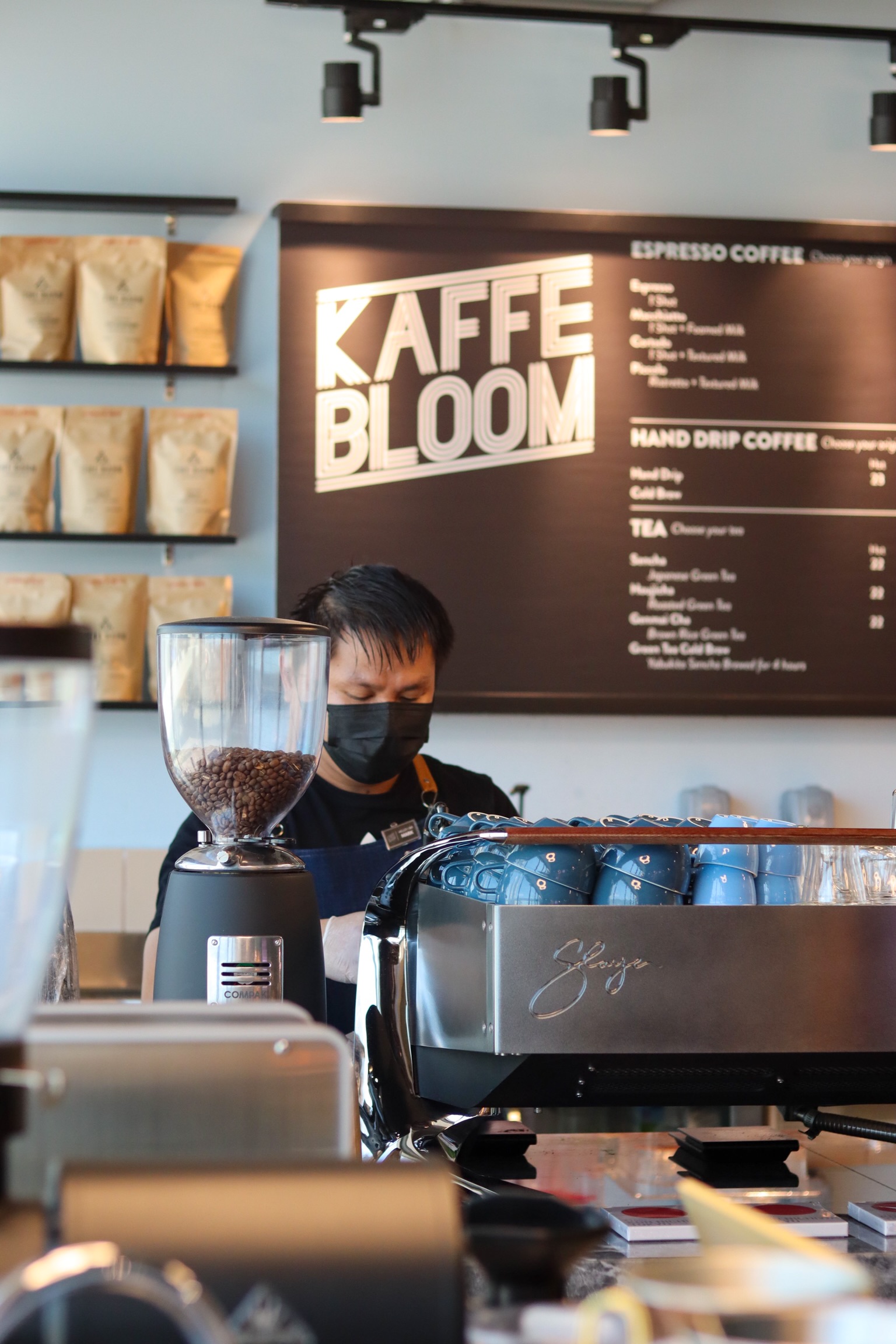 E85B6DC6 912F 4D3A 83DF 7748C1E15622 — Kafe Bloom